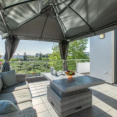 Crystal Waves Lux Villa-homeleader *