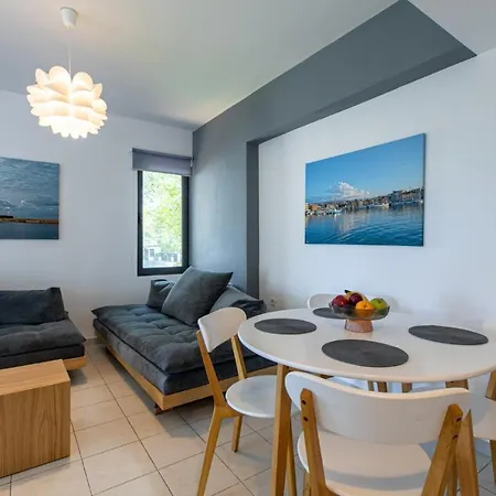 Crystal Waves Lux Villa-homeleader