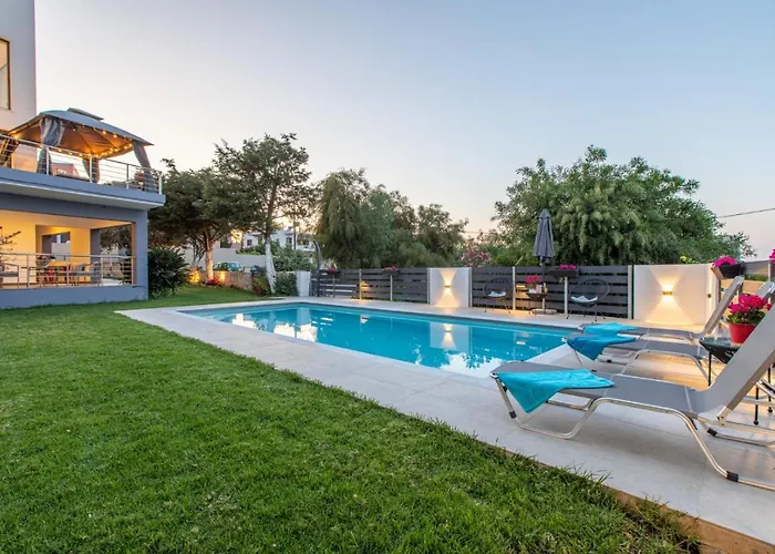 Crystal Waves Lux Villa-homeleader