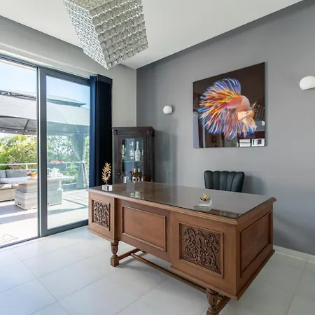 Villa Crystal Waves Lux Villa-homeleader *