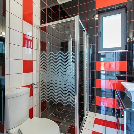 Crystal Waves Lux Villa-homeleader La Canea