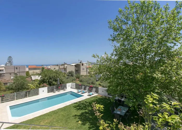 Crystal Waves Lux Villa-homeleader La Canea