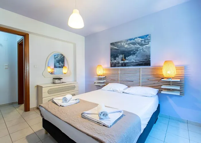 Crystal Waves Lux Villa-homeleader Villa