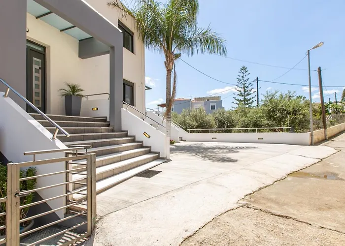 Crystal Waves Lux Villa-homeleader