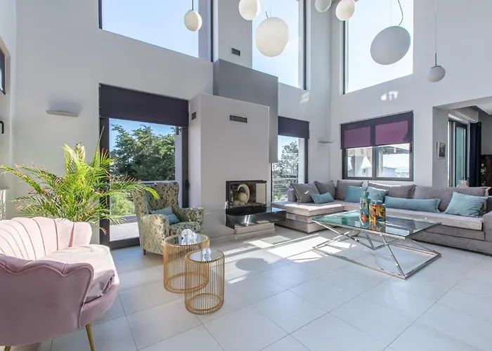 Crystal Waves Lux Villa-homeleader Villa La Canea