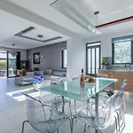 Crystal Waves Lux Villa-homeleader Hriszí Aktí Haniá