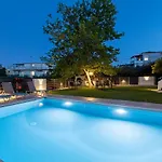 Crystal Waves Lux Villa-homeleader Villa