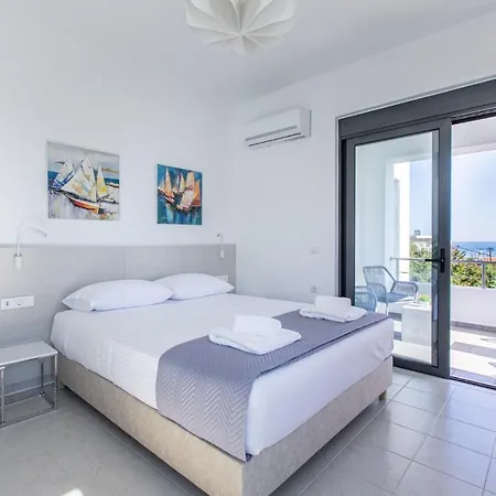 Crystal Waves Lux Villa-homeleader