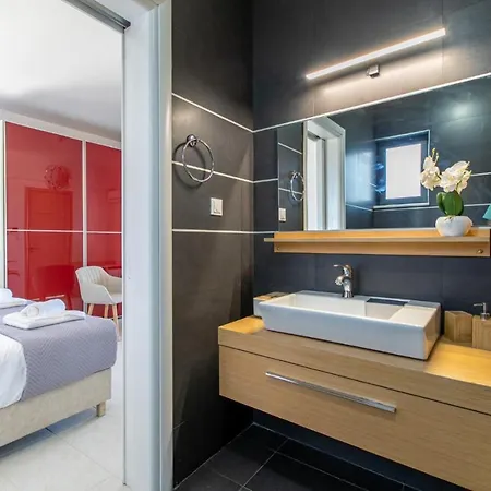 Crystal Waves Lux Villa-homeleader Вилла *