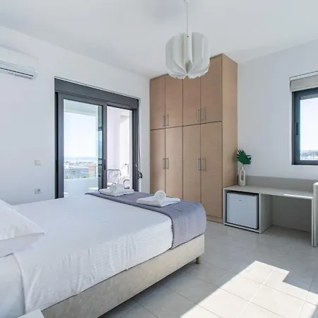 Crystal Waves Lux Villa-homeleader