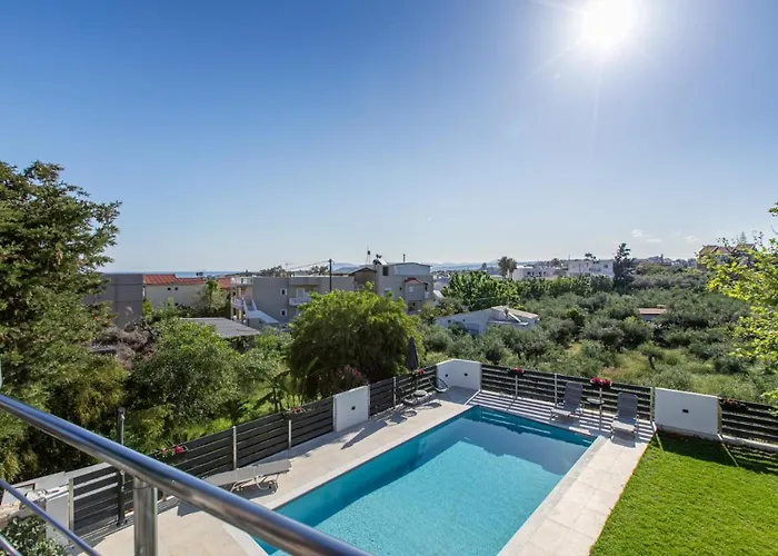 Crystal Waves Lux Villa-homeleader *