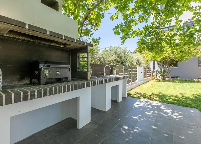 Crystal Waves Lux Villa-homeleader *