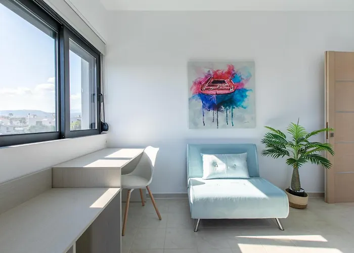 Crystal Waves Lux Villa-homeleader *