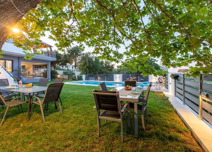 Βίλα Crystal Waves Lux Villa-homeleader