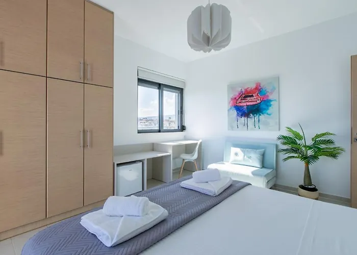 Crystal Waves Lux Villa-homeleader Ханья